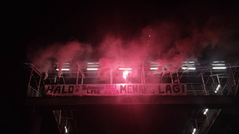 Kerumunan Jakmania Berujung Evaluasi Izin Liga 1 (3)