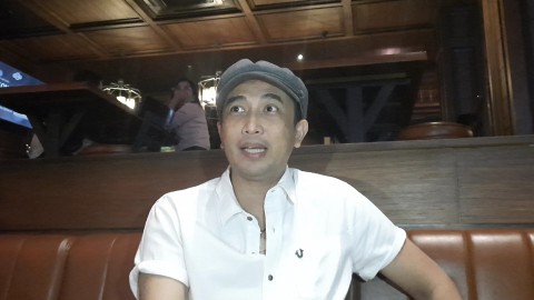 Elmatu kemas ulang lagu Menanti Sebuah Jawaban karya Piyu Padi Reborn. Foto: Alexander Vito Edward Kukuh/kumparan