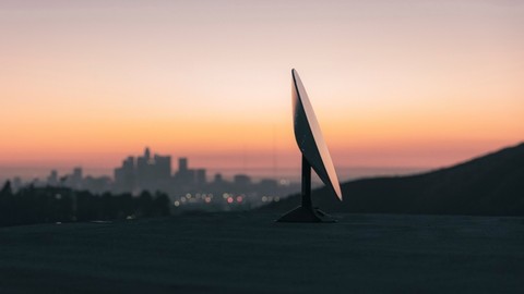 Piringan terminal Starlink menghubungkan pengguna langsung dengan satelit Starlink di luar angkasa. Foto: SpaceX