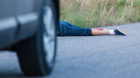 Ilustrasi tabrak lari. Foto: Jan H Andersen/Shutterstock