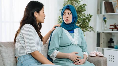 Ilustrasi ibu hamil dengan hijab. Foto: PR Image Factory/Shutterstock