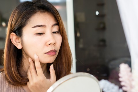 Ilustrasi perempuan bibir hitam. Foto: Doucefleur/Shutterstock