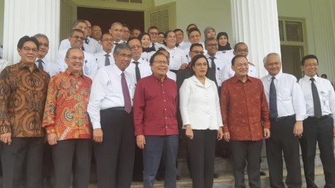Rizal Ramli dan Sri Mulyani akrab di peringatan Hari Oeang ke-72, Selasa (30/10/2018). Foto: Nicha Musilmawati/kumparan