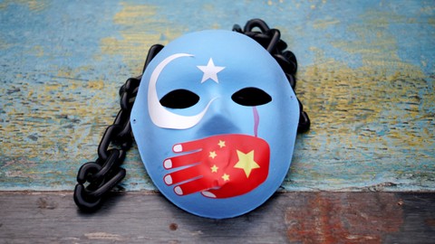 Massa yang tergabung dalam koalisi 'Indonesia Save Uighur' melakukan aksi protes di Taman Dukuh Atas, Jakarta, Selasa (4/1/2022). Foto: Jamal Ramadhan/kumparan