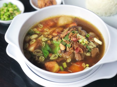 Ilustrasi sop daging sapi. Foto: Toshiko/kumparan