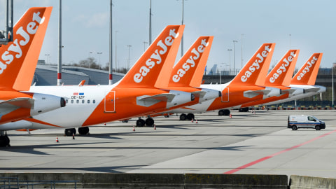 Pesawat maskapai Easyjet di Bandara Amsterdam, Belanda. Foto: REUTERS/Piroschka van de Wouw