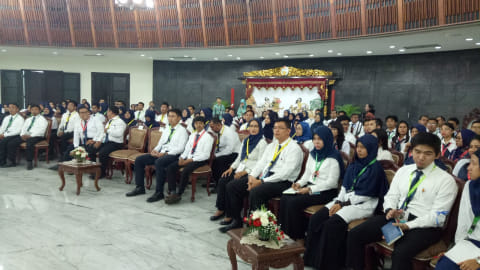 Para penerima beasiswa LPDP tahun 2017 di kantor Wapres. Foto: Kevin Kurnianto/kumparan