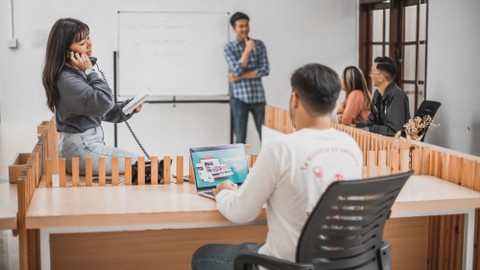 Ilustrasi kerja di kantor. Foto: Aditia Noviansyah/kumparan