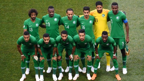 Pemain Timnas Arab Saudi. Foto:  Laurence Griffiths/Getty Images