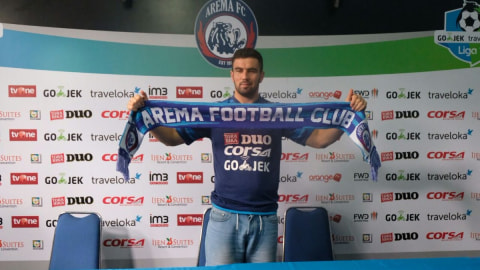 Resmi Arema Ikat Kapten Timnas Turkmenistan Kumparan Com