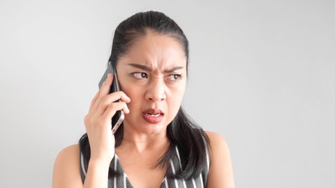 Ilustrasi perempuan marah-marah. Foto: Rachata Teyparsit/Shutterstock
