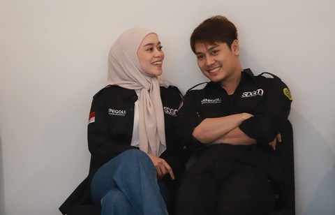 Kakak Rizky Billar Buka Suara Usai Adiknya dan Lesti Kejora Dikabarkan Bangkrut (1)
