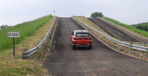 Wajib Tahu, Teknik Supaya Mobil Matik Tidak Gagal Nanjak (1)