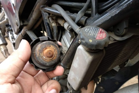 Radiator sepeda moto yang berkarat. Foto: dok. Istimewa