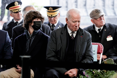 Joe Biden Kunjungi Makam Anaknya, Beau, Jelang Peringatan Memorial Day