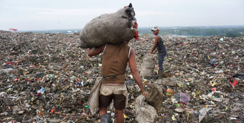 Tumpukan sampah di TPST Bantargebang, Bekasi, Jawa Barat. Foto: Aditia Noviansyah/kumparan