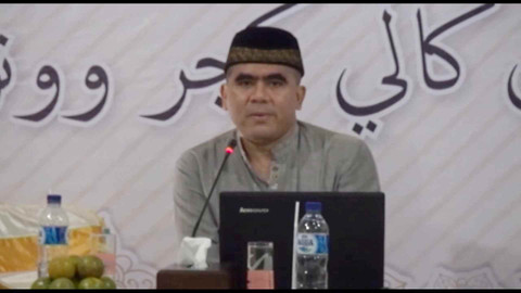 Abdul Ghofur Maimoen. Foto: Youtube/Ma'had Ilmu Al Qur'an Al-Hikam Wonosobo