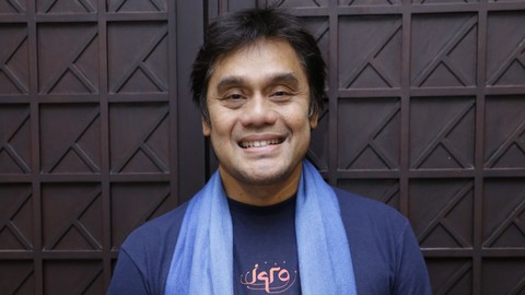 Musisi Dwiki Dharmawan saat hadir di launcing poster film Iqro My Universe di Dharmawangsa, Jakarta, Rabu, (22/5). Foto: Ronny