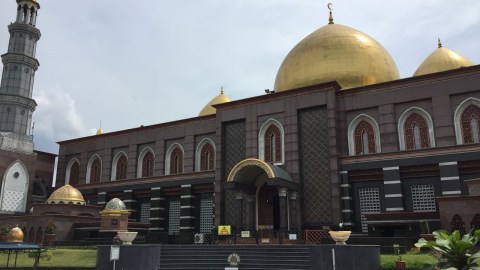 Pendiri Masjid Kubah Emas Depok Dian Al Mahri Meninggal Dunia