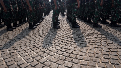Barisan pasukan TNI pada Apel Gelar Pasukan jelang pelantikan Presiden di Monas, Jakarta Pusat, Kamis (17/10/2019). Foto: Fanny Kusumawardhani/kumparan