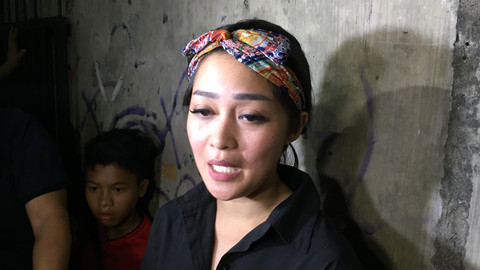 Gracia Indri saat ditemui di rumah duka Cecep Reza, Selasa (19/11).  Foto: Alfadillah/kumparan 