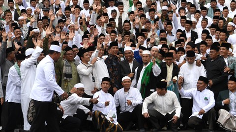 Para kiai dan habib Jabodetabek usai bersilaturahmi di Istana Merdeka, Jakarta. Foto: Antara/Wahyu Putro A.