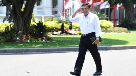 Mantan Wakil Panglima TNI Jenderal TNI (Purn) Fachrul Razi tiba di Kompleks Istana Kepresidenan di Jakarta, Selasa (22/10/2019). Foto: ANTARA FOTO/Puspa Perwitasari