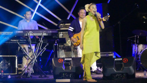 Syaharani di Senggigi Sunset Jazz 2017 Foto: Achmad Rafiq/kumparan