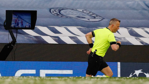 Wasit Ngomong Kotor ke Pemain PSG, Verratti Malah Sebut Itu Normal (1)