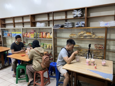 Mencicipi Es Nona Sari Buah Kuliner Legendaris Khas Pontianak Kumparan Com