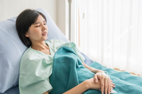 Ilustrasi ibu di rumah sakit. Foto: shop_py/Shutterstock