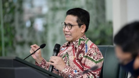 Menteri Desa, Pembangunan Daerah Tertinggal dan Transmigrasi Abdul Halim Iskandar melaksanakan Teleconference tentang rapat sosialisasi program BLT Dana Desa. Foto: Humas Kemendes PDTT/Mugi