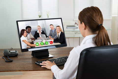 interview kerja lewat video . Foto: Shutterstock