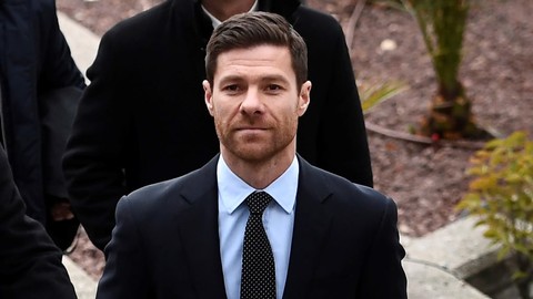 Xabi Alonso dan kehidupan barunya sebagai pelatih. Foto: AFP