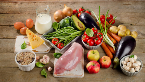 Ilustrasi makanan 4 sehat 5 sempurna. Foto: Shutterstock