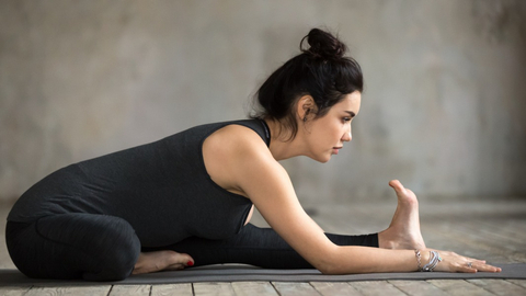 7 Pose Yoga untuk Tingkatkan Kesuburan agar Cepat Hamil (3)