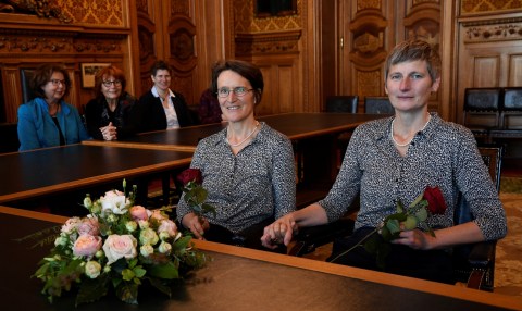 Senat AS Loloskan RUU Lindungi Pernikahan Sesama Jenis