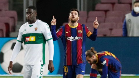 Barcelona Vs Elche Messi Menggila Blaugrana Menang Telak 3 0 Kompas Politik