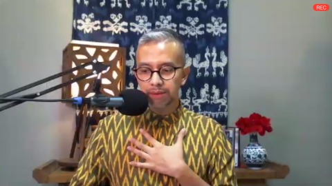 Desainer Didiet Maulana dalam acara Festival UMKM kumparan Foto: kumparan