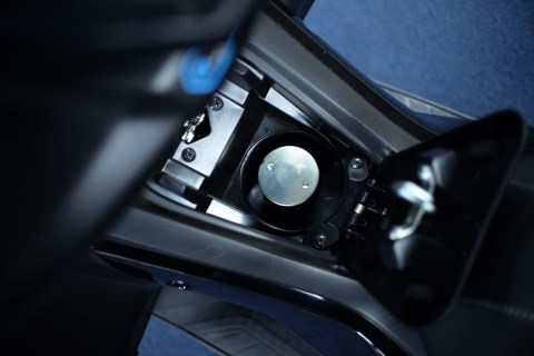 Tutup tangki bensin all new Yamaha Aerox. Foto: Bangkit Jaya/kumparan