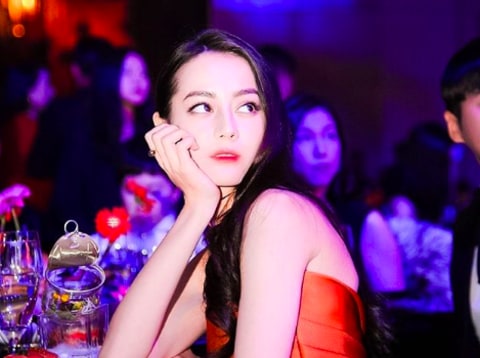 Profil Dilraba Dilmurat Artis Cantik Yang Ditaksir Alexandre Pato Kumparan Com
