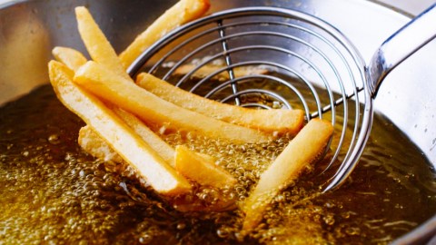 Gunakan minyak canola untuk menggoreng atau menghangatkan kentang Foto: Shutterstock