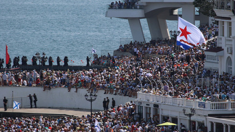 Parade Hari Angkatan Laut di Rusia. Foto: Alexey Pavlishak/Reuters