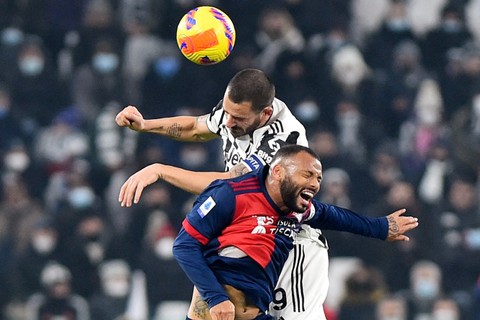 Suporter Juventus Beri Aplaus ke Allegri yang Tarik Keluar Adrien Rabiot (1)