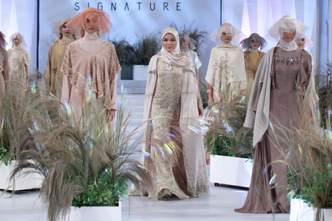Ilustrasi para model yang tampil di ajang fesyen show muslim Foto: Dok. Kemenparekraf