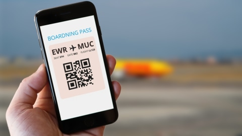 Ilustrasi boarding pass yang didapat dari check in online. Foto: Shutterstock