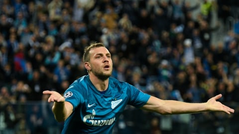 Lucu! Pemain Ini Terima Medali Juara Liga Rusia Pakai Kostum Deadpool
