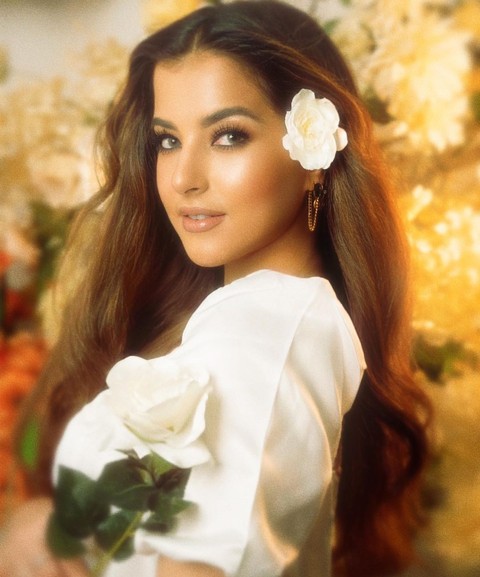 Tasya Farasya saat berdandan ala Rosalinda. Foto: Instagram/@tasyafarasya