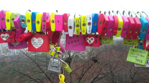 wallpapers Namsan Seoul Tower Gembok Cinta Korea gembok di n tower seoul korea selatan
