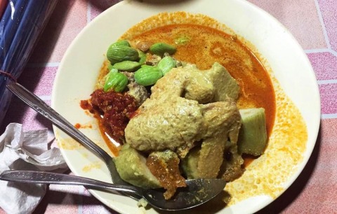 Lontong Opor. Foto: Helinsa Rasputri/kumparan